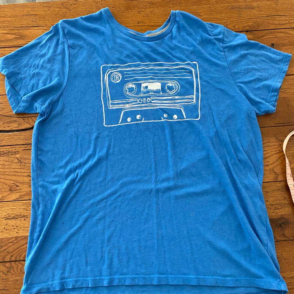 Graphic tee